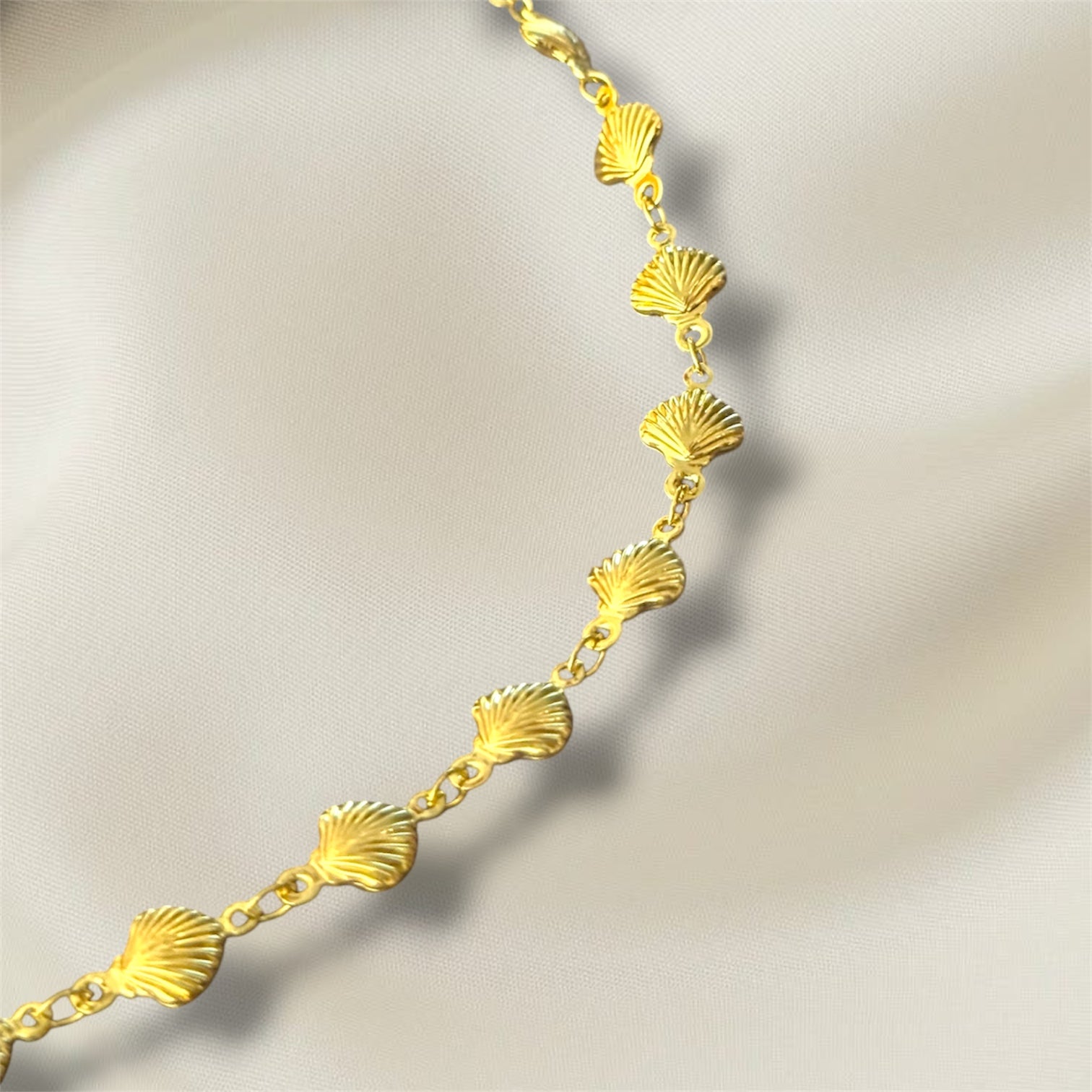 SEASHELLS NECKLACE